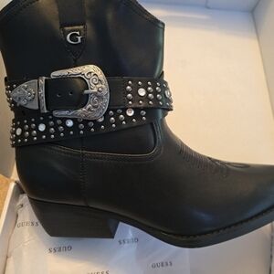 GUESS Women's Lansly Ankle Boot